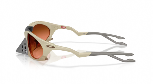 Oakley Plantaris Matte Sand/ Prizm Brown Gradient zijkant