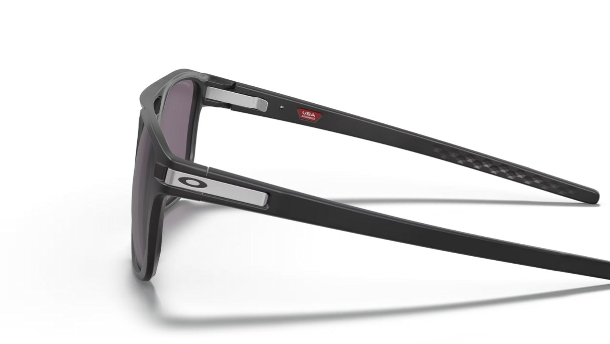 Oakley Latch Beta Matte Black / Prizm Grey Zijkant