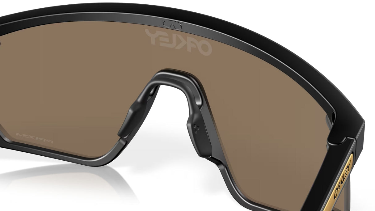 Oakley BXTR Metal Matte Black/ Prizm 24K Achterkant