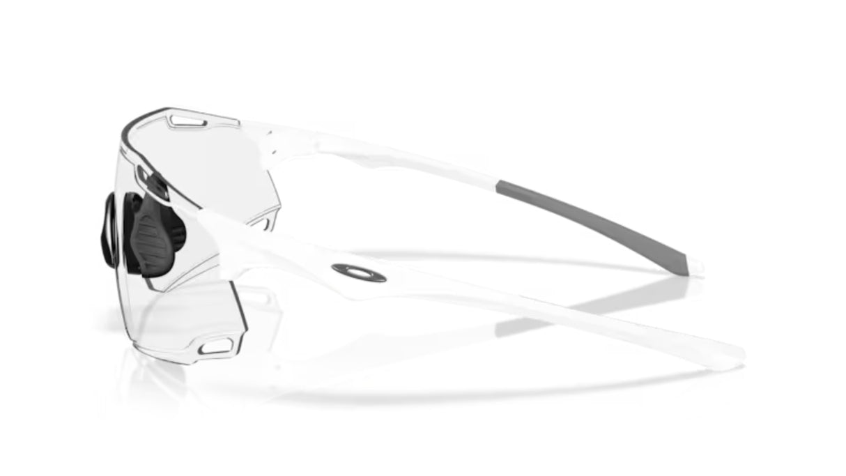 Oakley Cybr Dyno Matte White/ Clear to Black Photochromic 50% Zijkant