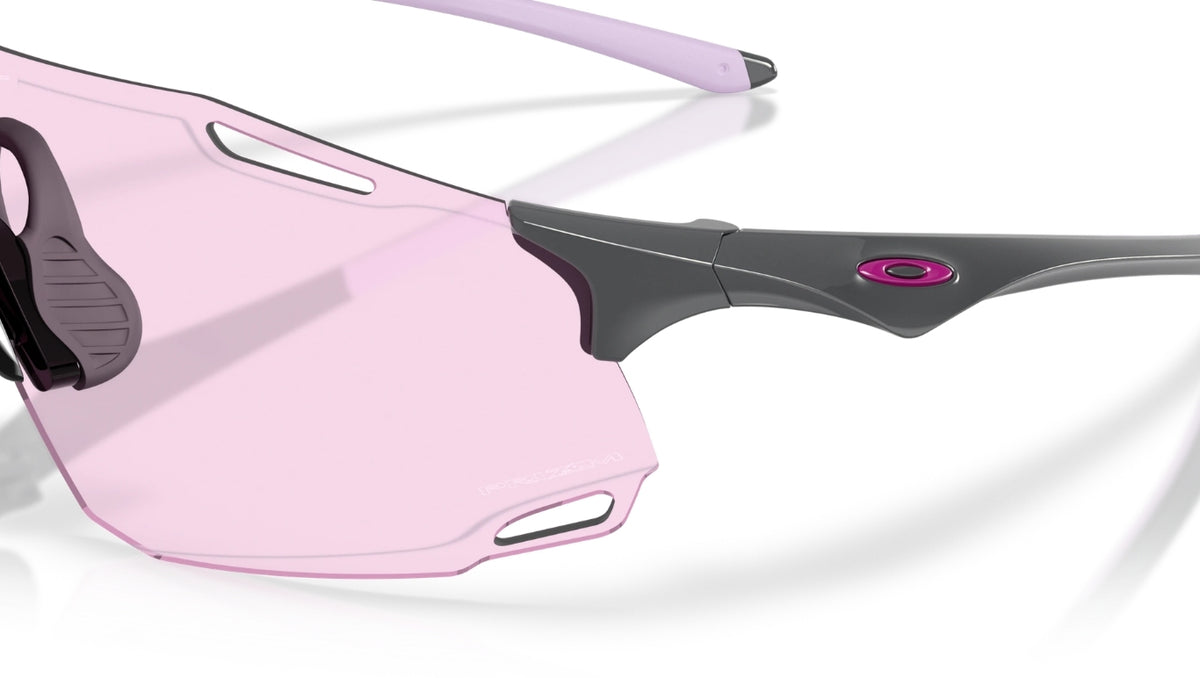 Oakley-Cybr-Dyno-Polished-Carbon-Prizm-Low-Light