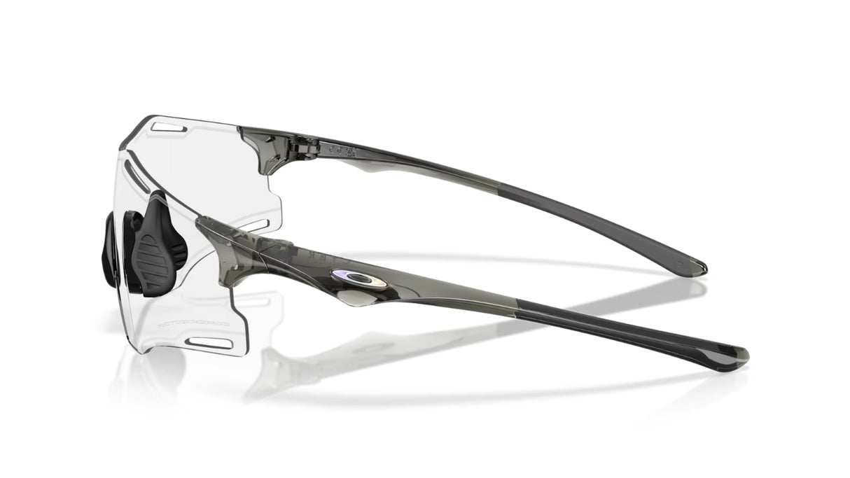 Oakley-Cybr-Zero-Polished-Black-Clear-to-Black-Photochromic-zijkant