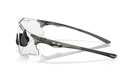 Oakley-Cybr-Zero-Polished-Black-Clear-to-Black-Photochromic-zijkant