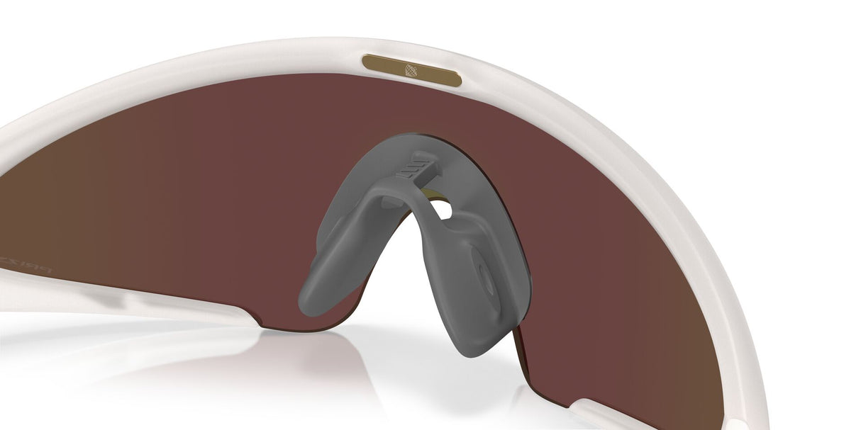 Oakley Ellipse Matte Vapor / Prizm Sapphire schuin nabij