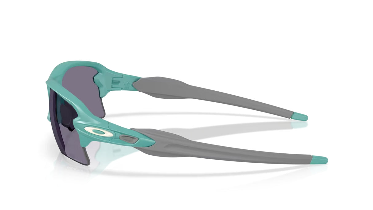 Oakley Flak 2.0 XL Matte Pacific Prizm Grey zijaanzicht