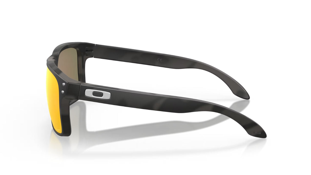 Oakley Holbrook Black Camo/ Prizm Ruby zijaanzicht