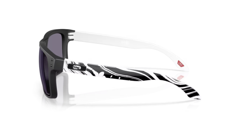 Oakley-Holbrook-Matte-Black-Prizm-Grey
