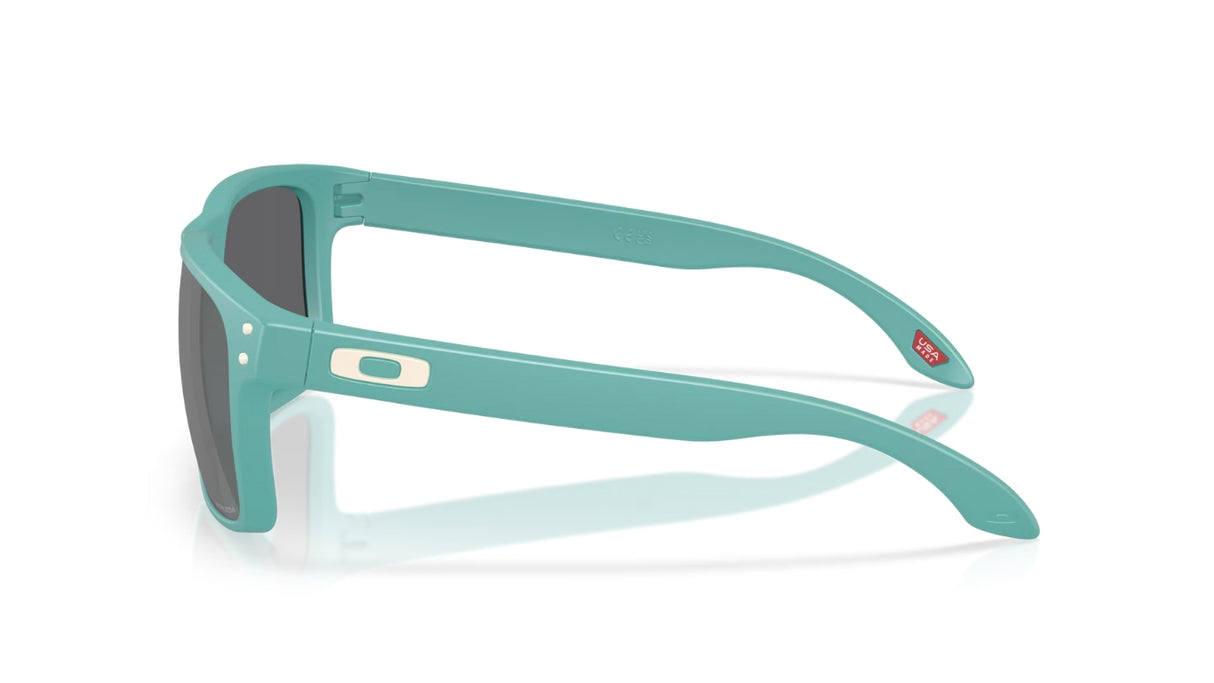 Oakley Holbrook Matte Pacific/ Prizm Black zijaanzicht