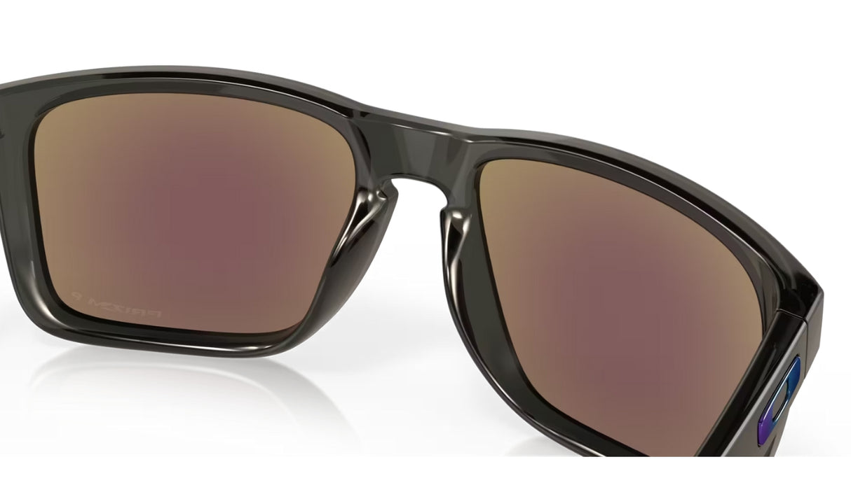 Oakley Holbrook XL Grey Smoke Prizm Sapphire Polarized achterzijde schuin