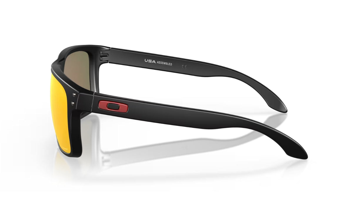 Oakley Holbrook XL Matte Black Prizm Ruby zijaanzicht
