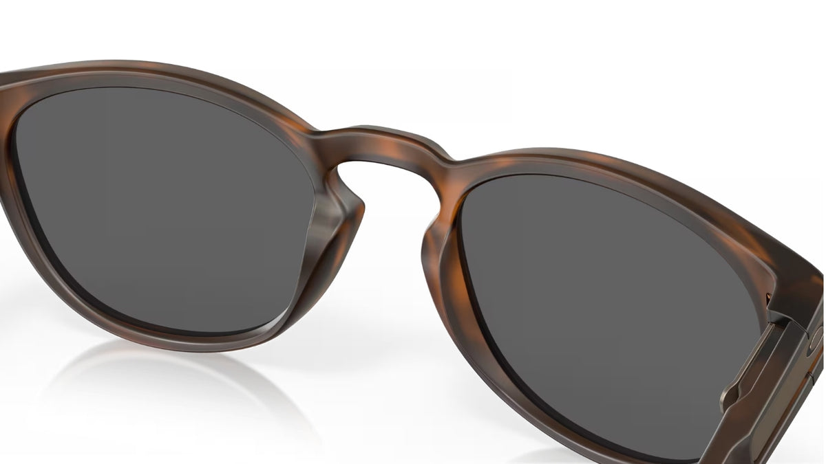Oakley-Latch-Matte-Brown-Tortoise-Prizm-Black-iridium