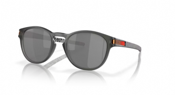 Oakley-Latch-Matte-Grey-Smoke-Prizm-Black