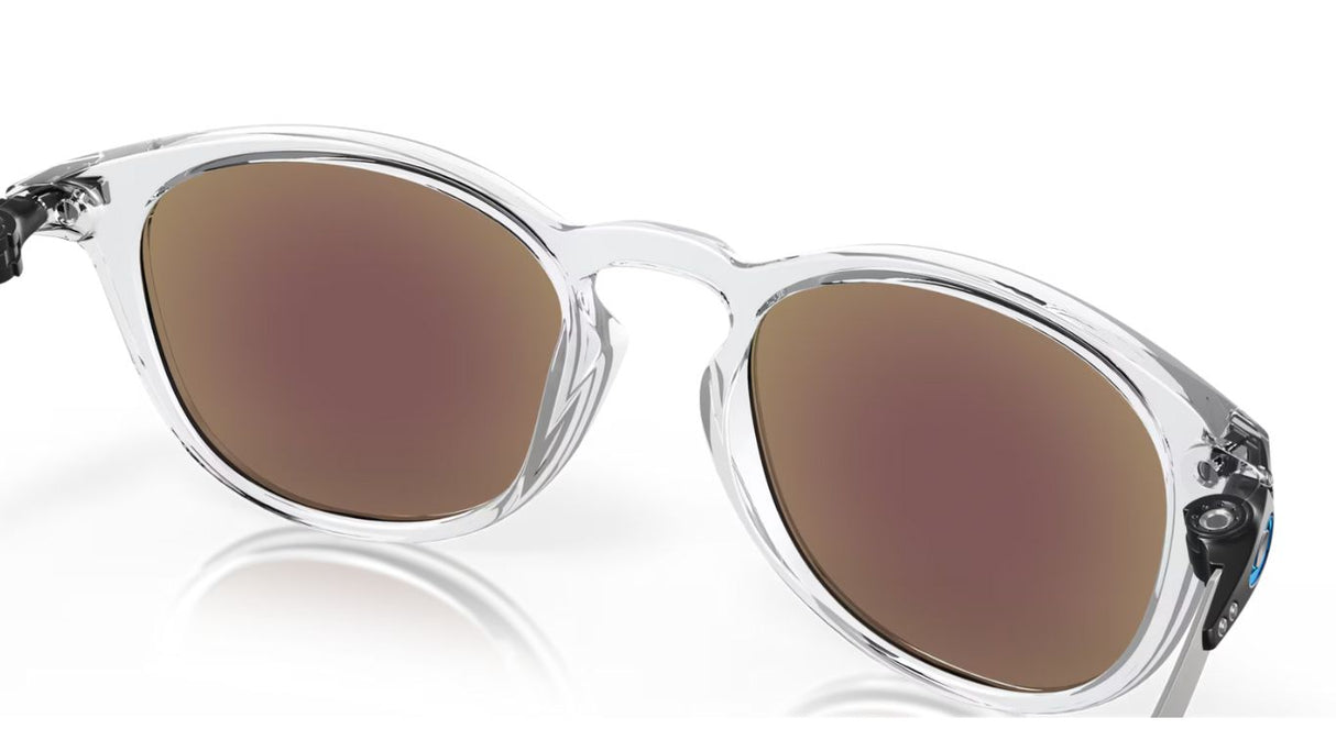 Oakley Pitchman R Polished Clear Prizm Sapphire achterzijde nabij