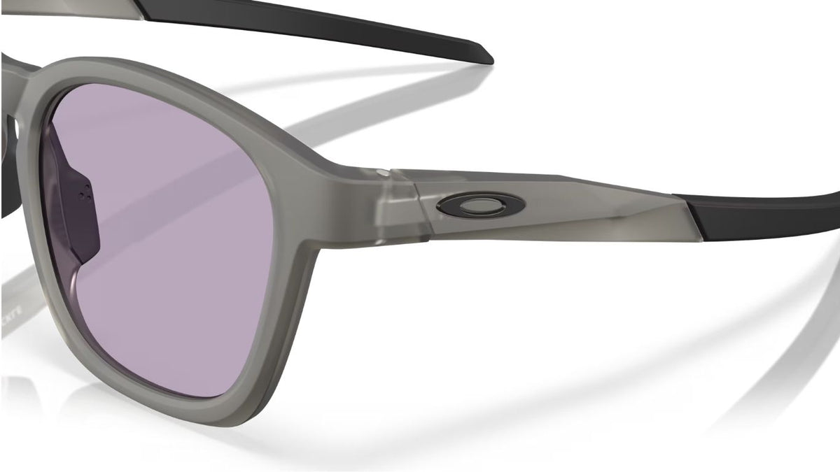 Oakley-Shackle-Matte-Grey-Smoke-Prizm-Slate