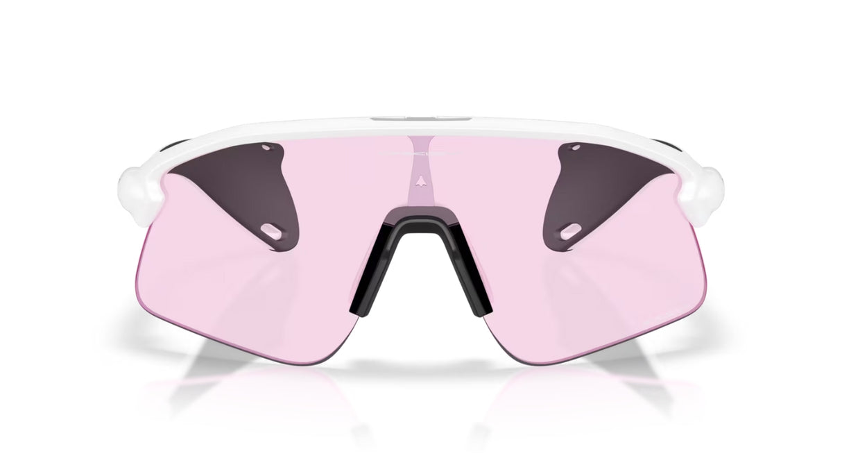 Oakley-Stunt-Devil-Matte-White-Prizm-Low-Light-voorzijde