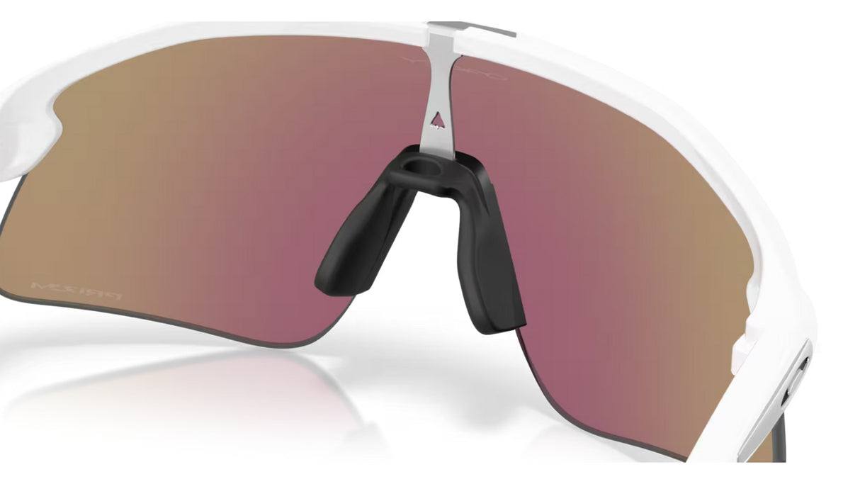 Oakley-Stunt-Devil-Matte-White-Prizm-Sapphire achterzijde