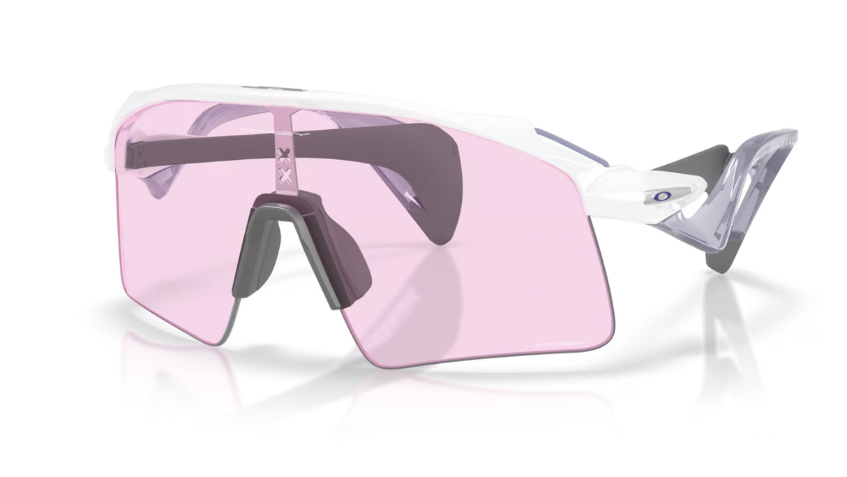 Oakley-Stunt-Wing-Polished-White-Prizm-Low-Light
