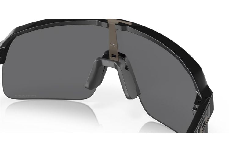 Oakley-Sutro-Lite-Matte-Black-Prizm-Black-achterkant