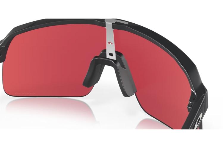 Oakley-Sutro-Lite-Matte-Carbon-Prizm-Snow-Sapphire1-achterkant