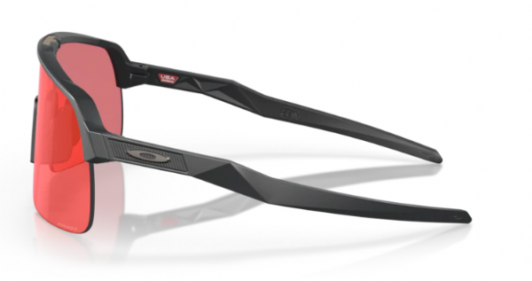 Oakley-Sutro-Lite-Matte-Carbon-Prizm-Trail-Torch-zijkant