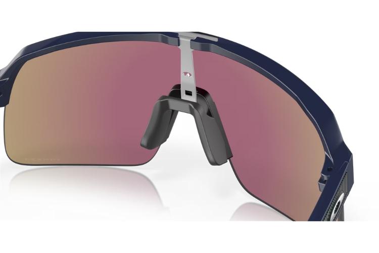 Oakley-Sutro-Lite-Matte-Navy-Prizm-Sapphire1-achterkant