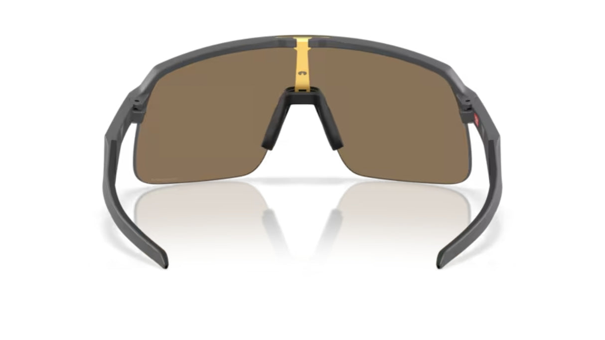 Oakley-Sutro-Lite-S-Matte-Carbon-Prizm-24K-achterzijde