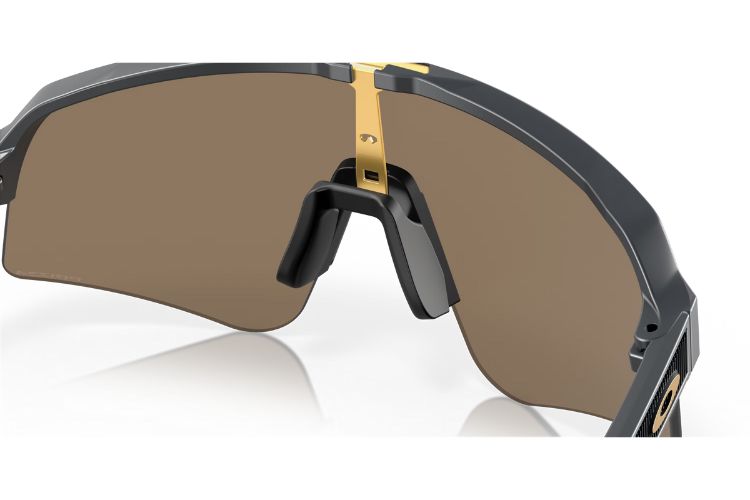Oakley-Sutro-Lite-Sweep-Matte-Carbon-Prizm-24K-achterkant