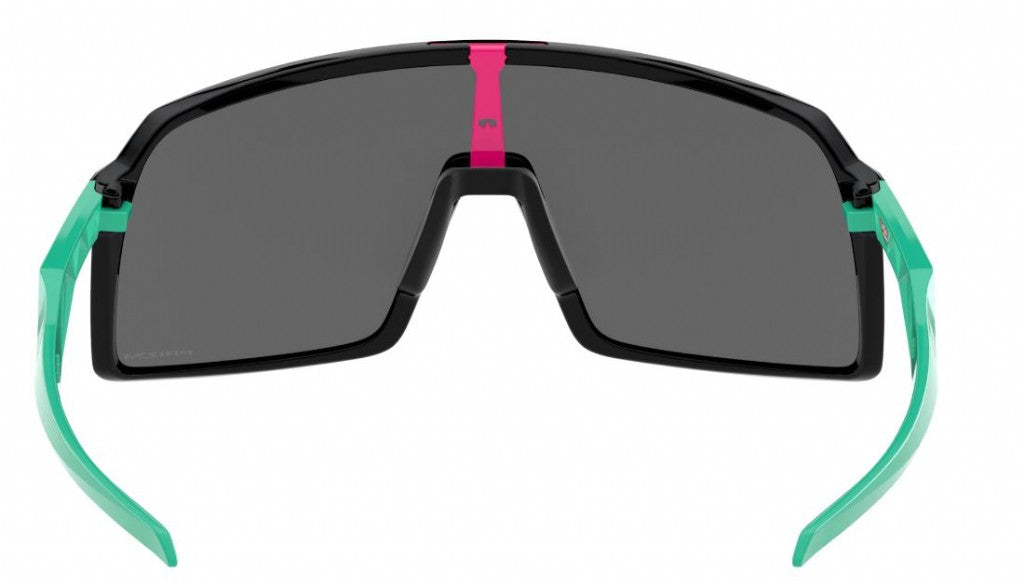 Oakley-Sutro-Polished-Black-Prizm-Black-achterkant