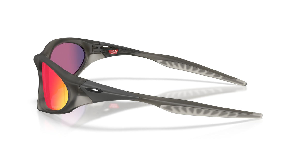 Oakley-Suture-Coat-Matte-Grey-Smoke-Prizm-Road