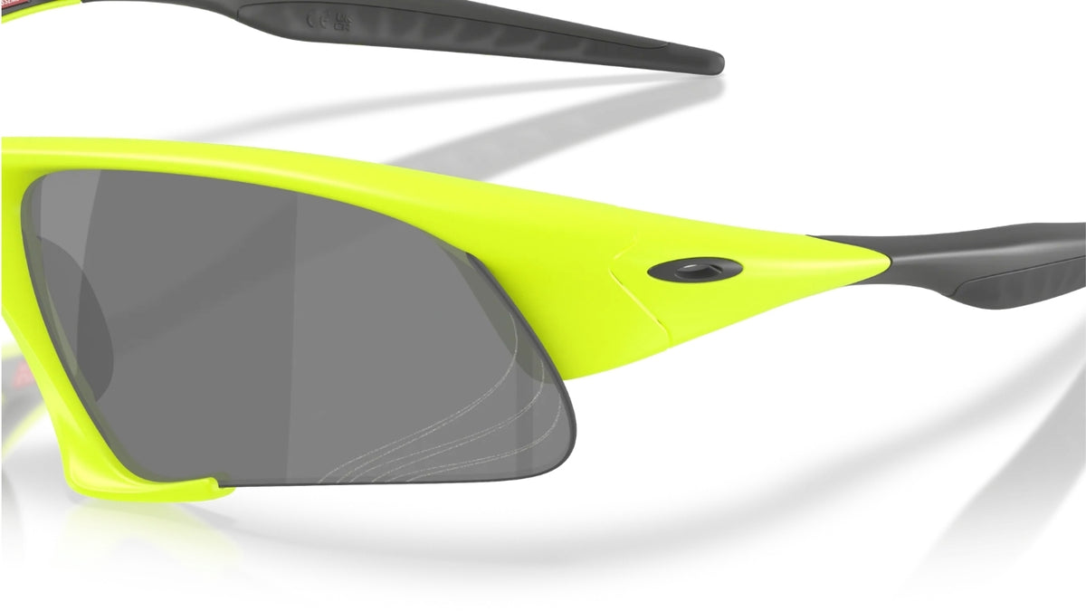 Oakley-Suture-Jacket-Matte-Retina-Burn-Prizm-Black
