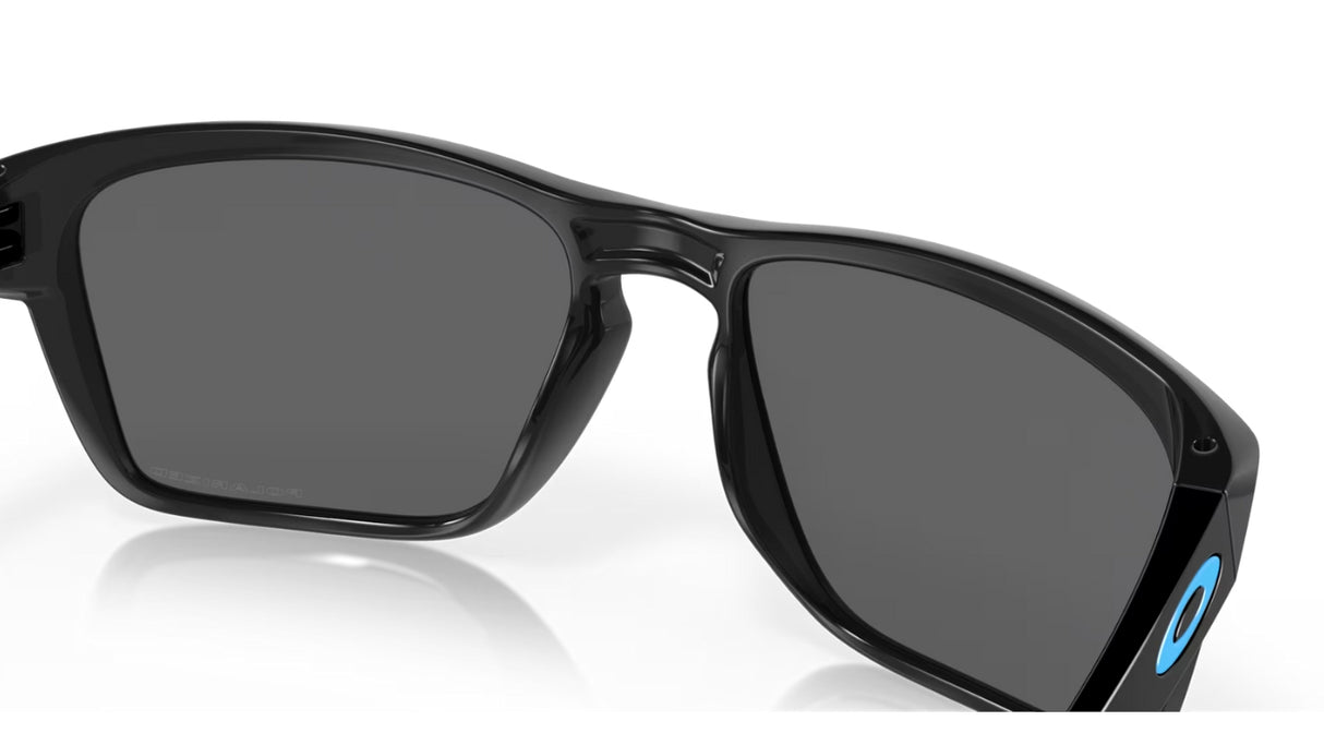 Oakley Sylas M (medium) Black Ink Black Iridium Polarized achterzijde schuin
