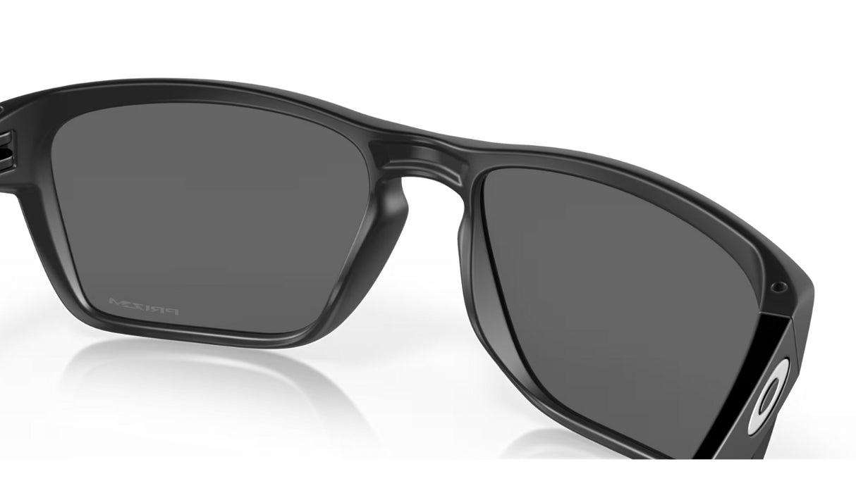Oakley Sylas M (medium) Matte Black Prizm Black Iridium achterzijde schuin