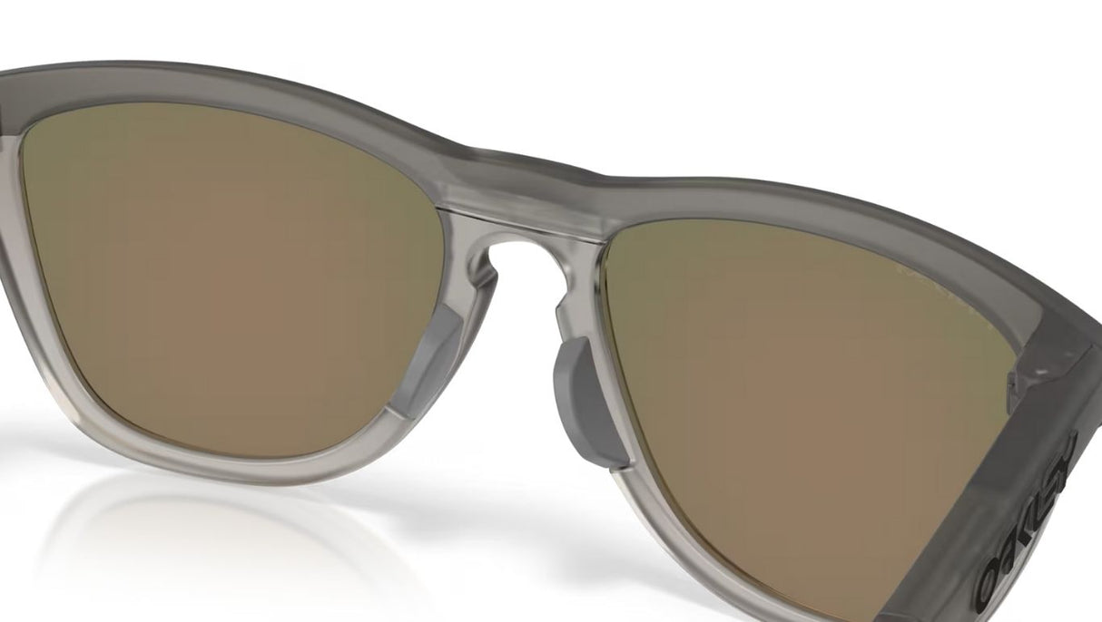 Oakley-frogskins-Range-XL-Matte-Grey-Smoke-Grey-Ink-Prizm-Ruby-Achterzijde