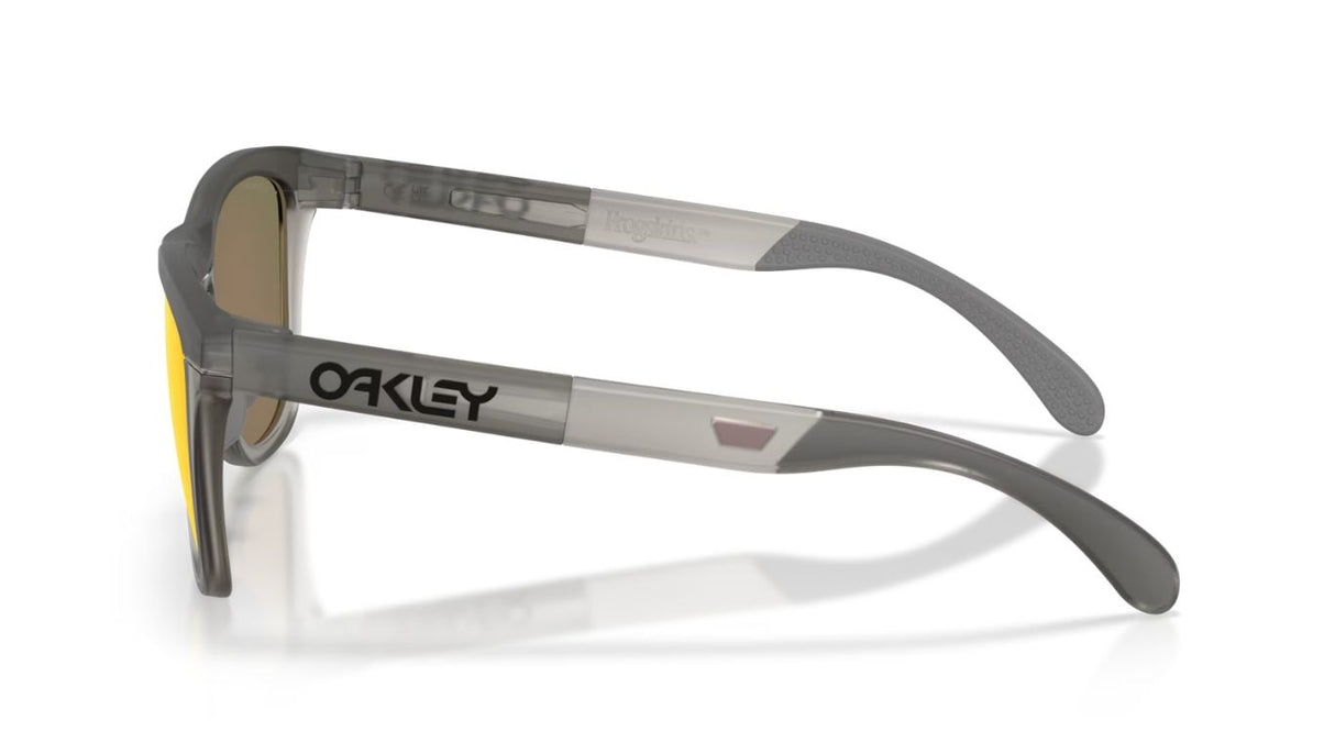 Oakley-frogskins-Range-XL-Matte-Grey-Smoke-Grey-Ink-Prizm-Ruby-Zijaanzicht