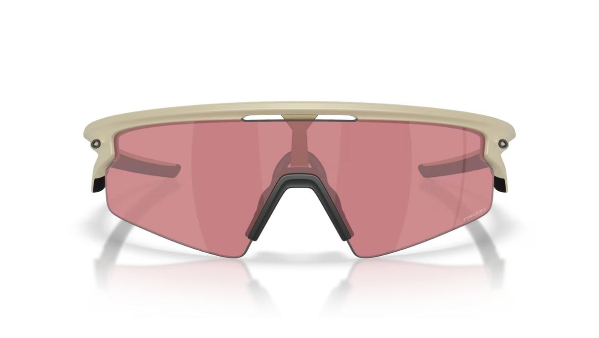 Oakley-sphaera-strike-matte-sand-prizm-dark-golf-02