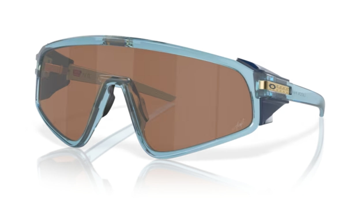 Oakley_Latch_Panel_Translucent_Stonewash_Prizm_Tungsten