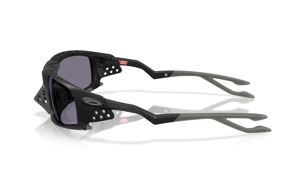 Oakley-plantaris-sq-matte-black-prizm-grey-03