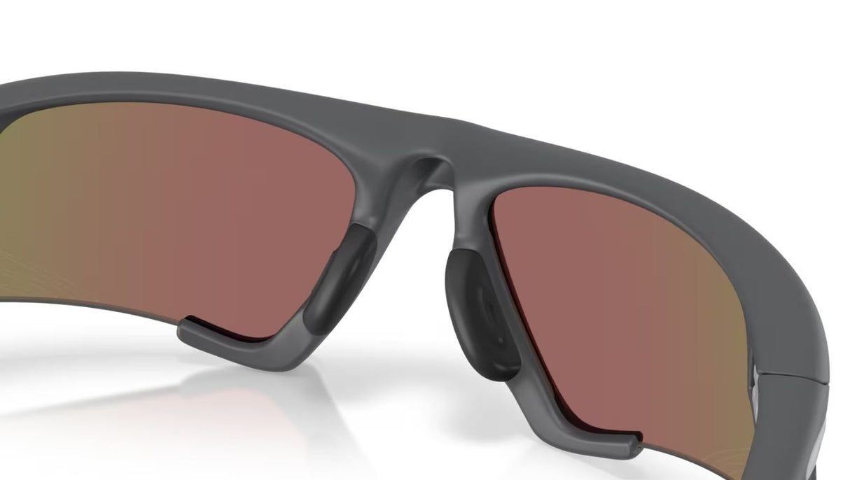 Oakley-suture-jacket-matte-carbon-prizm-sapphire-polarized-04