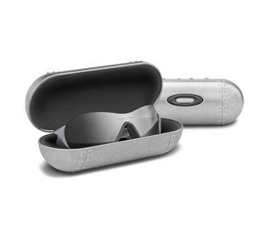 Oakley Large Metal Vault/ Silver