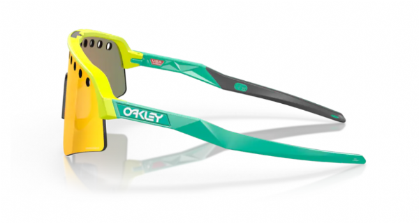 Oakley Sutro Lite Sweep sportbril in Tennis Ball Yellow met Prizm Ruby Vented lens, zijaanzicht van het frame