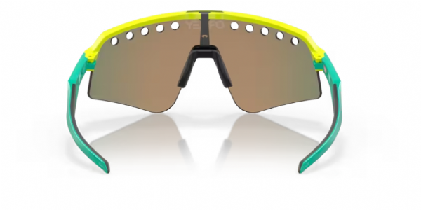 Oakley Sutro Lite Sweep sportbril in Tennis Ball Yellow met Prizm Ruby Vented lens, achteraanzicht van het frame.