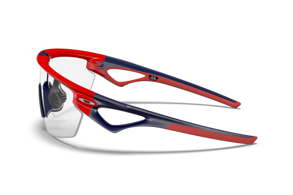 Oakley-Custom-Sphaera-Matte-Redline-Navy-Blue-Clear-To-Black-Photochromic-zijkant