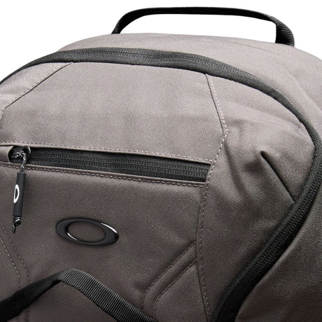 Oakley-Enduro-20L-Backpack-Granite-Gray