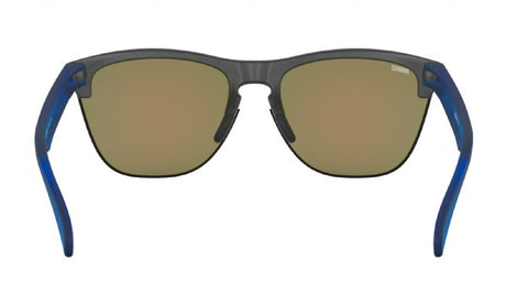 Oakley-Frogskins-Lite-Maverick-Vinales-Collection-Matte-Black-Ink-Matte-Trans-Sapphire-Prizm-Ruby-Achterzijde