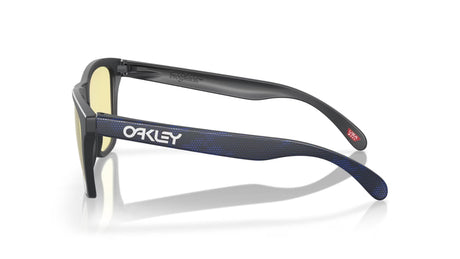 Oakley Frogskins Matte Carbon Prizm Gaming zijaanzicht