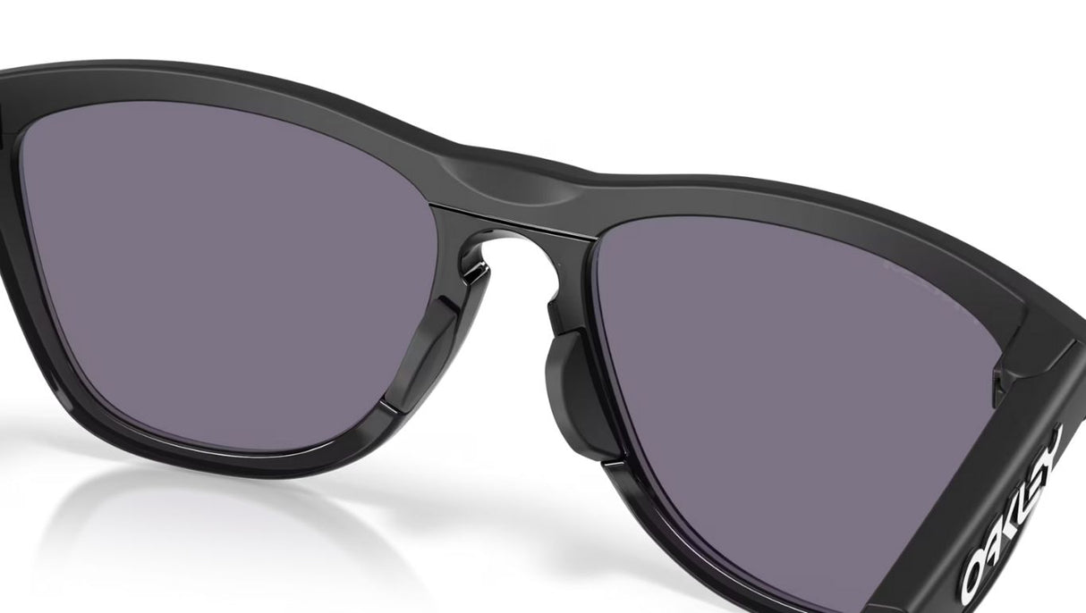 Oakley-Frogskins-Range-XL-Matte-Black-Prizm-Grey-Achterzijde