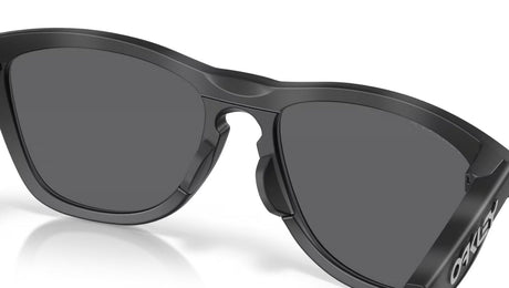 Oakley-Frogskins-Range-XL-Matte-Tortoise Smoke-Matte-Black-Prizm-Black-Polarized-Achterzijde