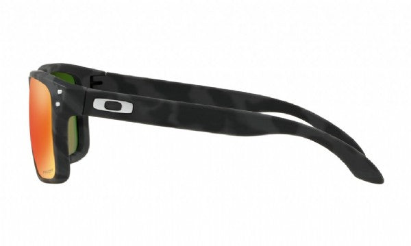 Oakley Holbrook Black Camo/ Prizm Ruby Zijkant