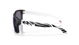 Oakley-Holbrook-Matte-Black-Prizm-Grey
