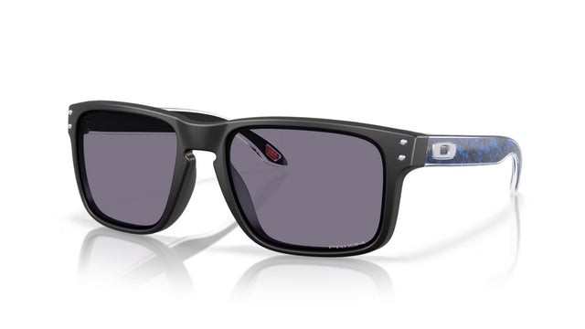 Oakley-Holbrook-Matte-Black-Prizm-Grey schuin